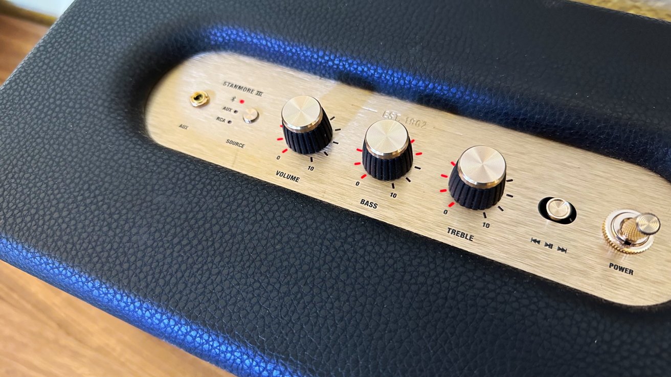 Physical knobs on the top used to control volume and EQ