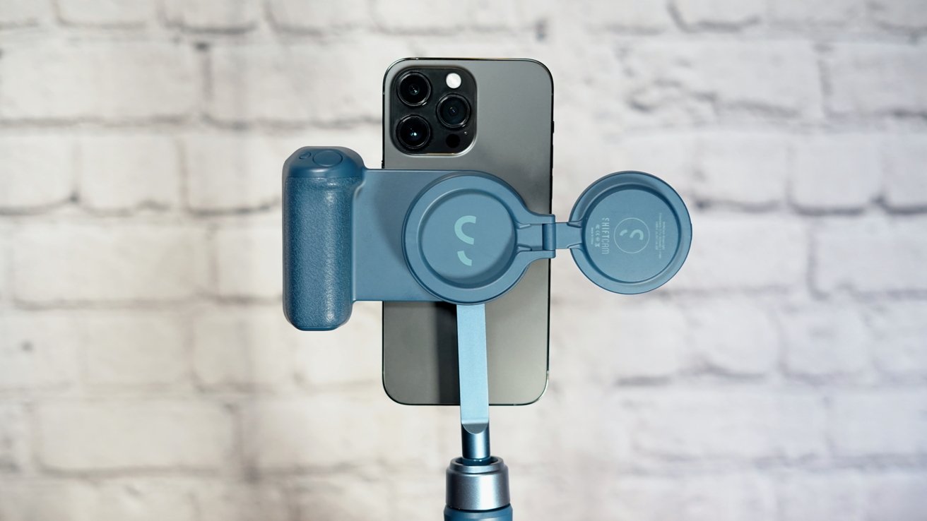 Other MagSafe accessories like ShiftCam's SnapGrip won't work with Pan's Snap base