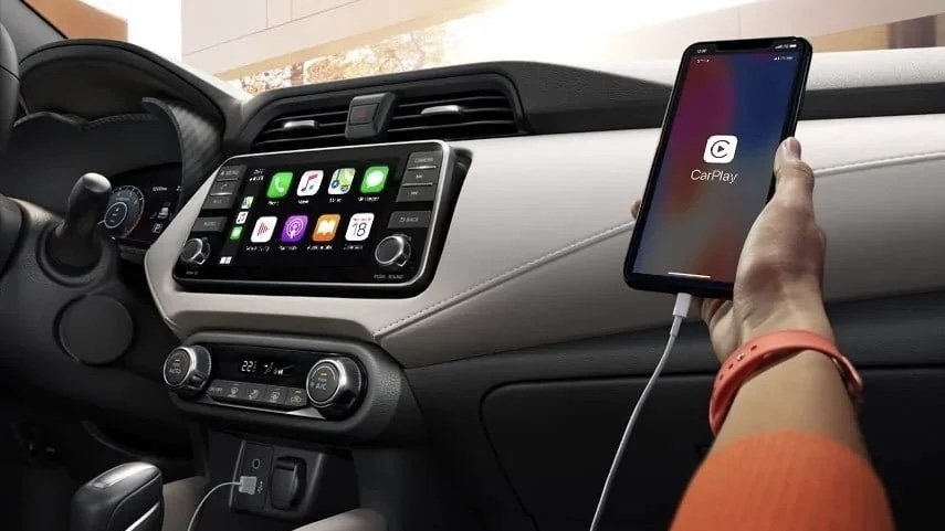 Wired CarPlay vs. wireless - the pros and cons