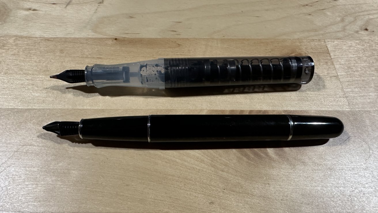 TWSBI Eco (вверху) и Adonit Star (внизу)