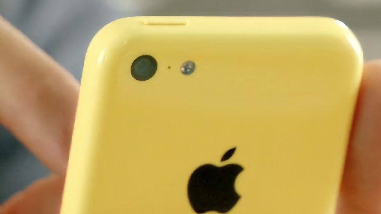 A rumored new iPhone 14 could be as yellow as this iPhone 5c