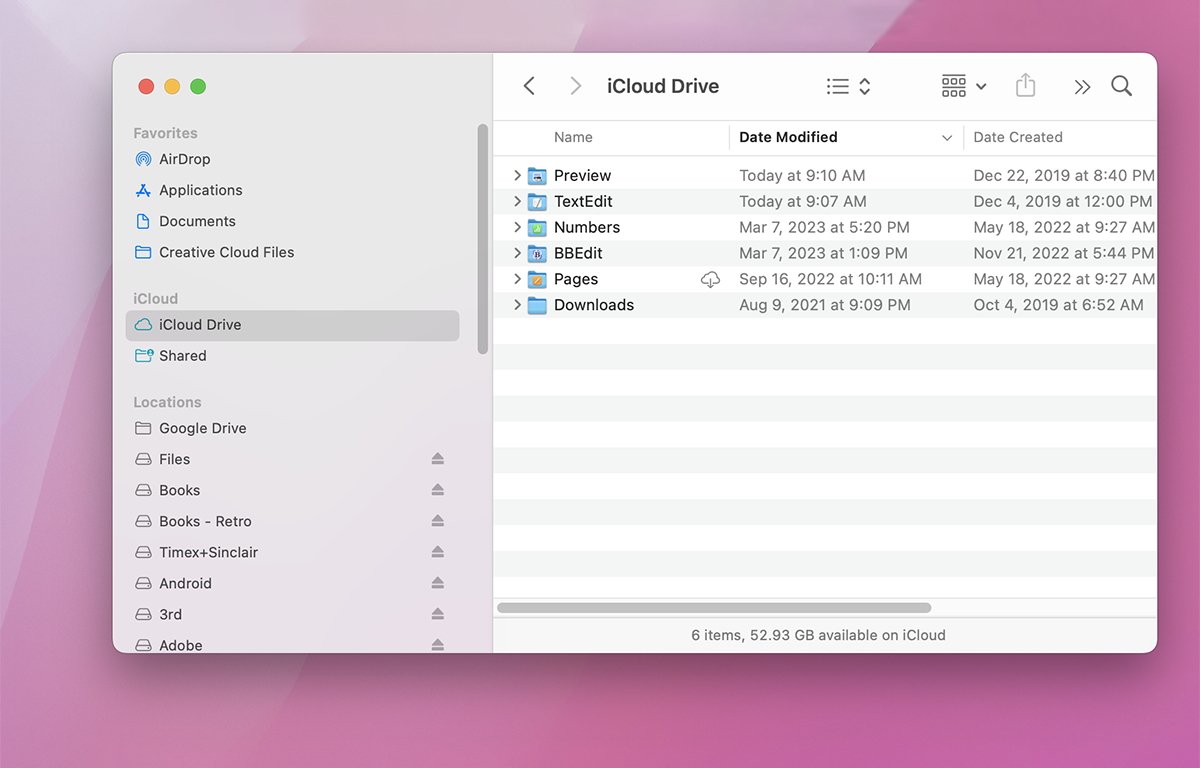 A standard iCloud Drive Finder window.