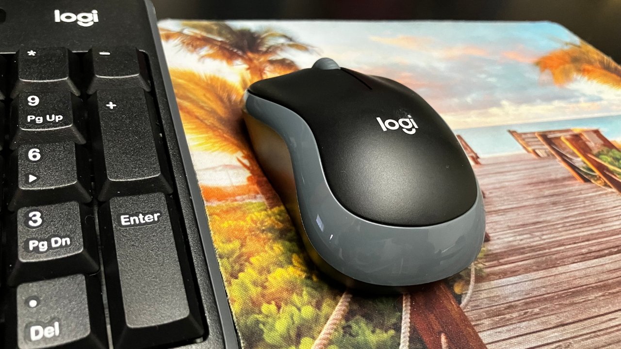 El mouse M185 es simple pero funciona bien. 