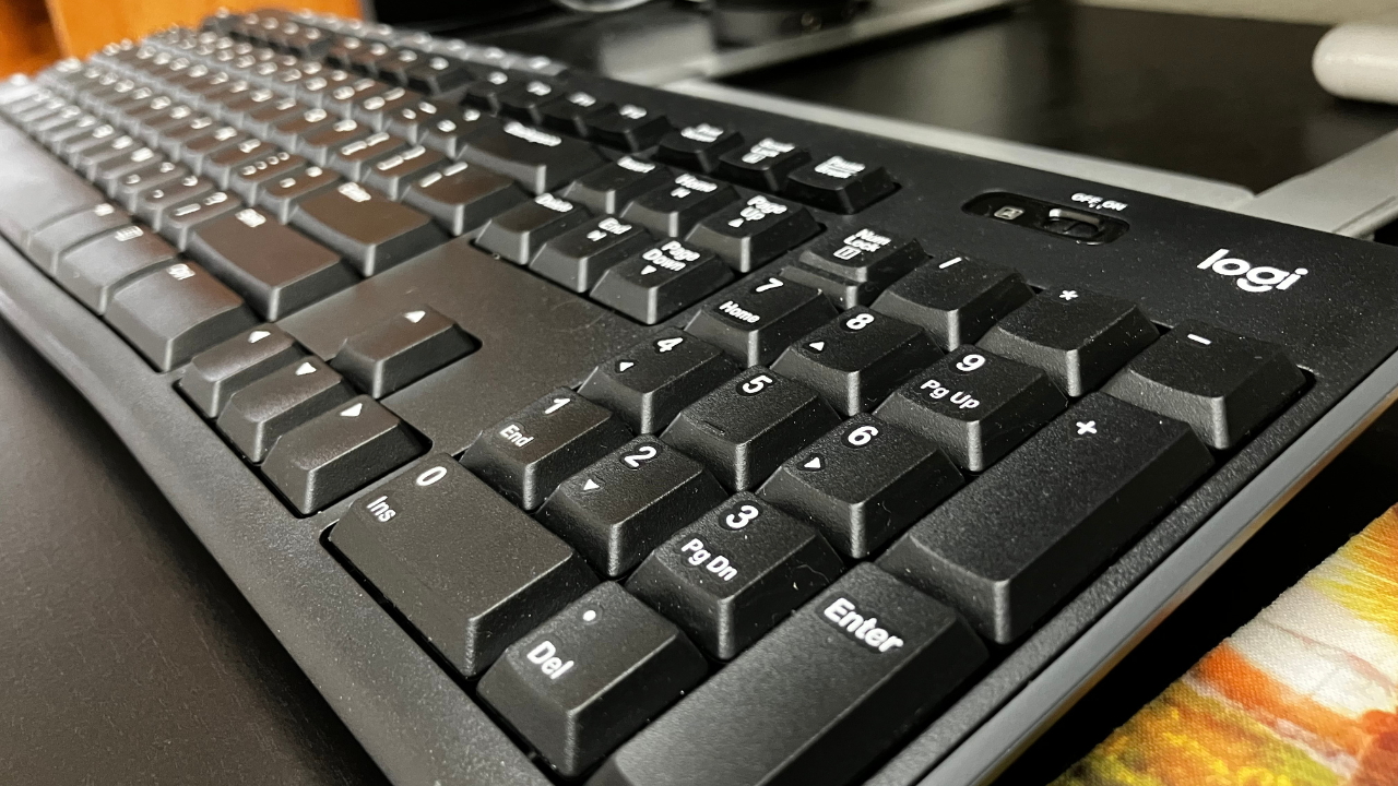 Клавиатура MK270 работает, но ее можно улучшить. 