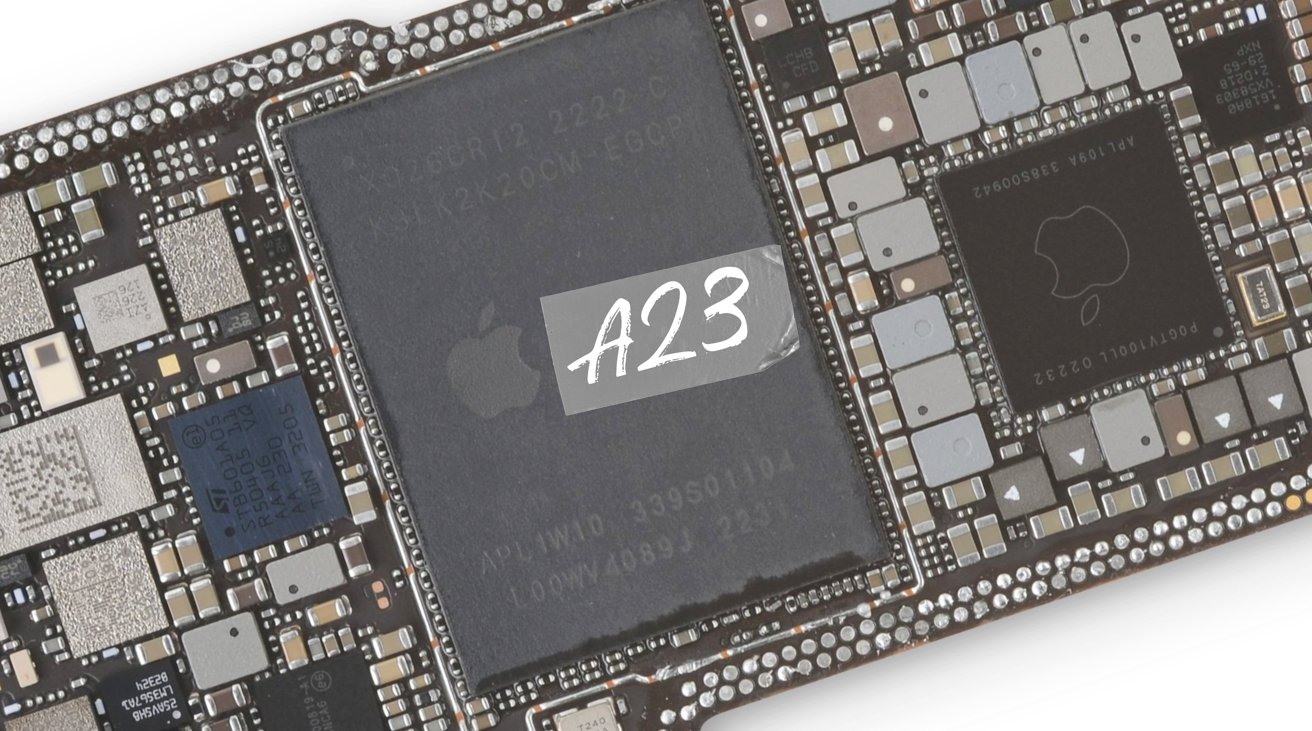 Leaked iPhone 15 board with A17 is a Photoshop fake