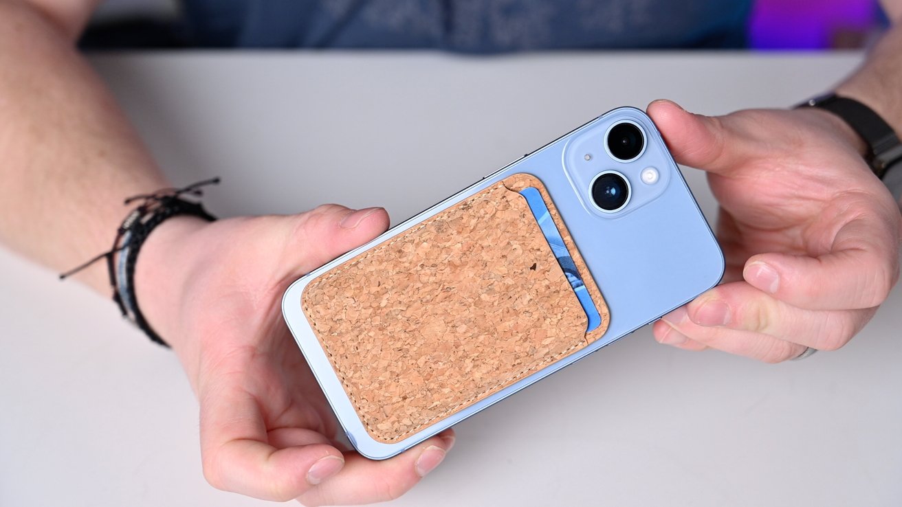 Cork MagSafe wallet from Atom Studios