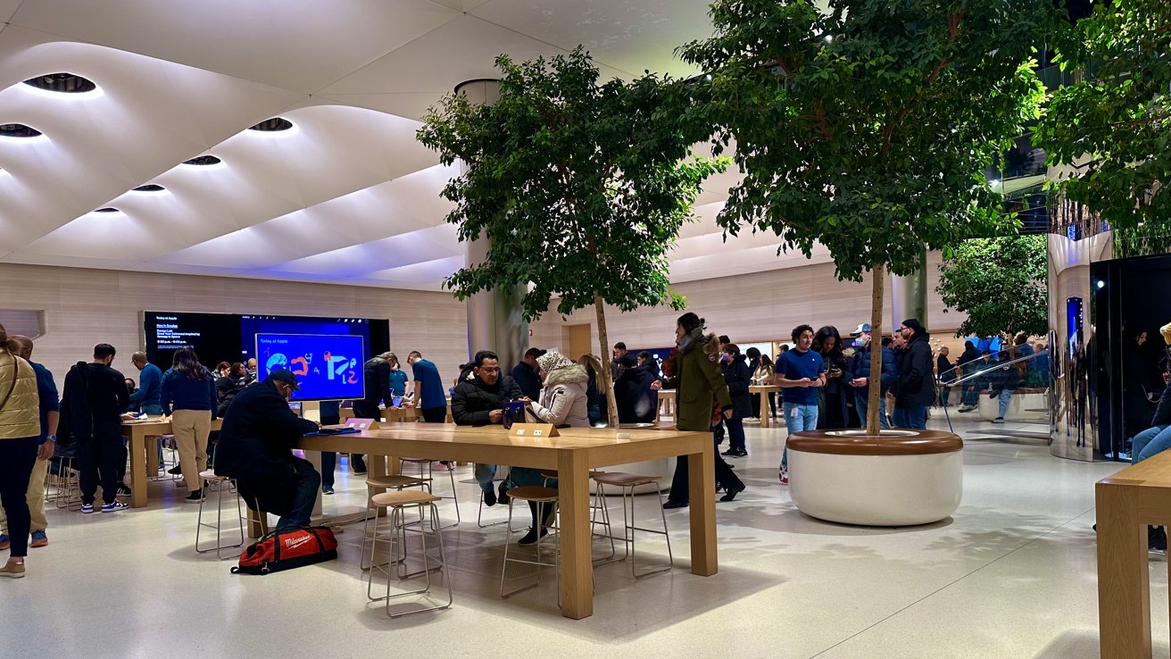 Today at Apple and retail space
