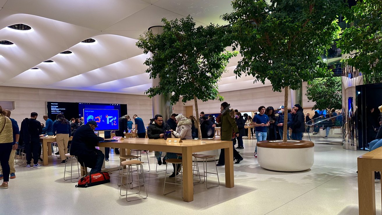 Inside Apple Fifth Avenue: Iconic retail design above and below the surface