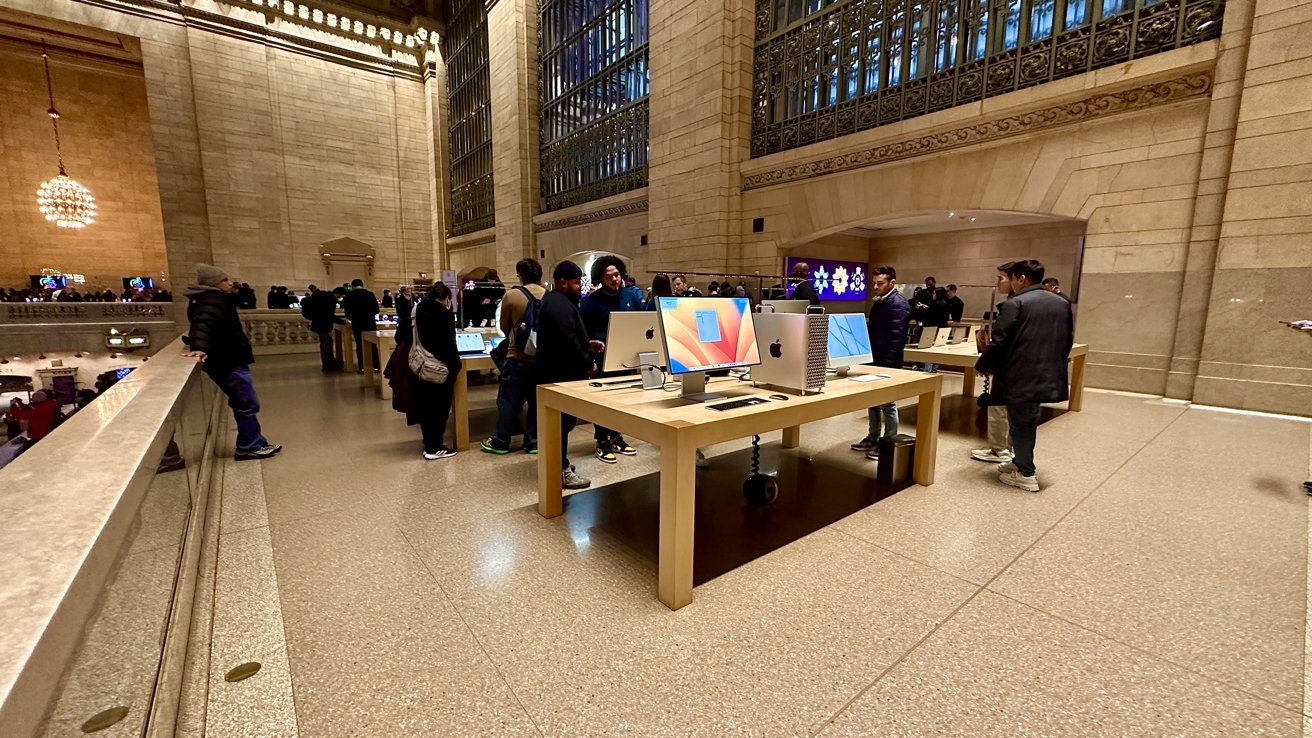 Right balcony of Apple Grand Central