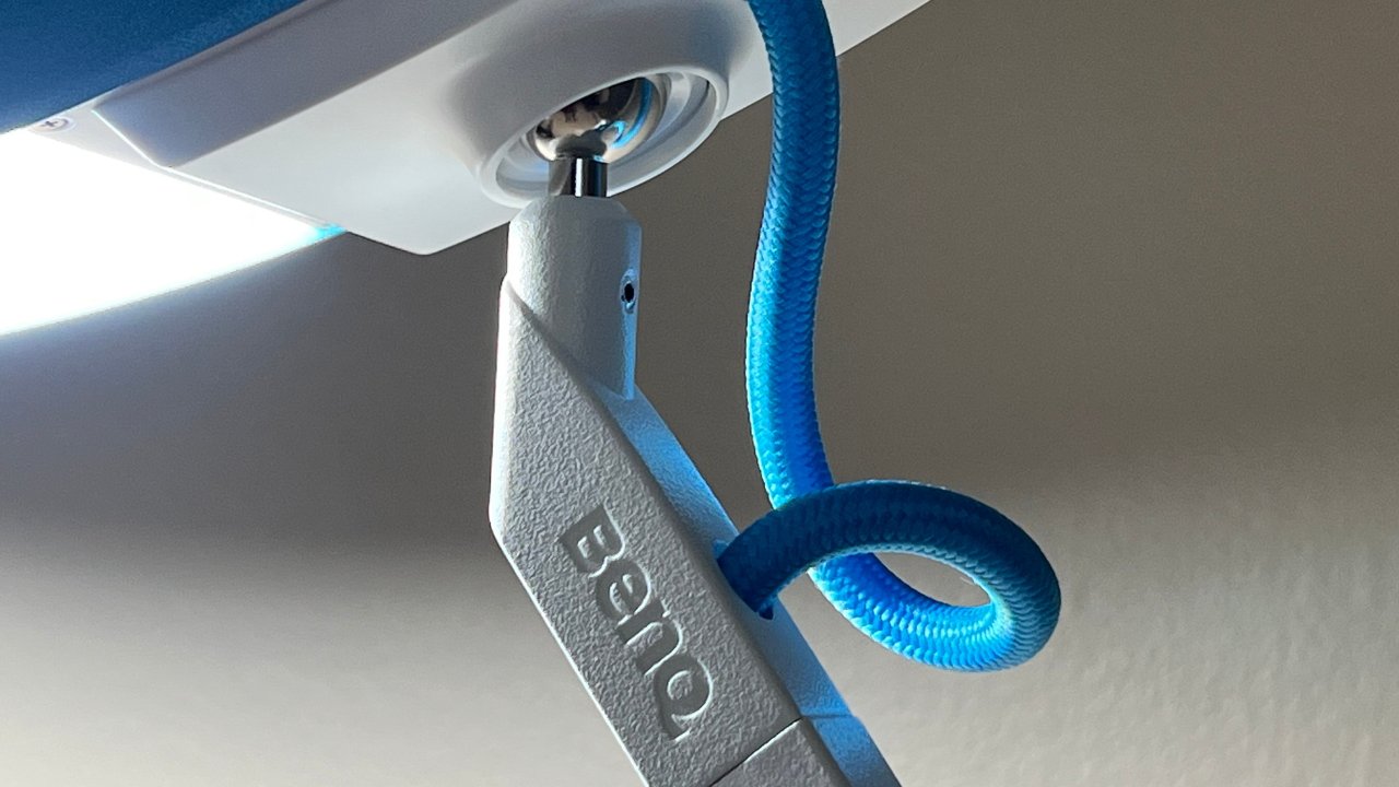 The BenQ e-Reading lamp head has a ball joint for various angles