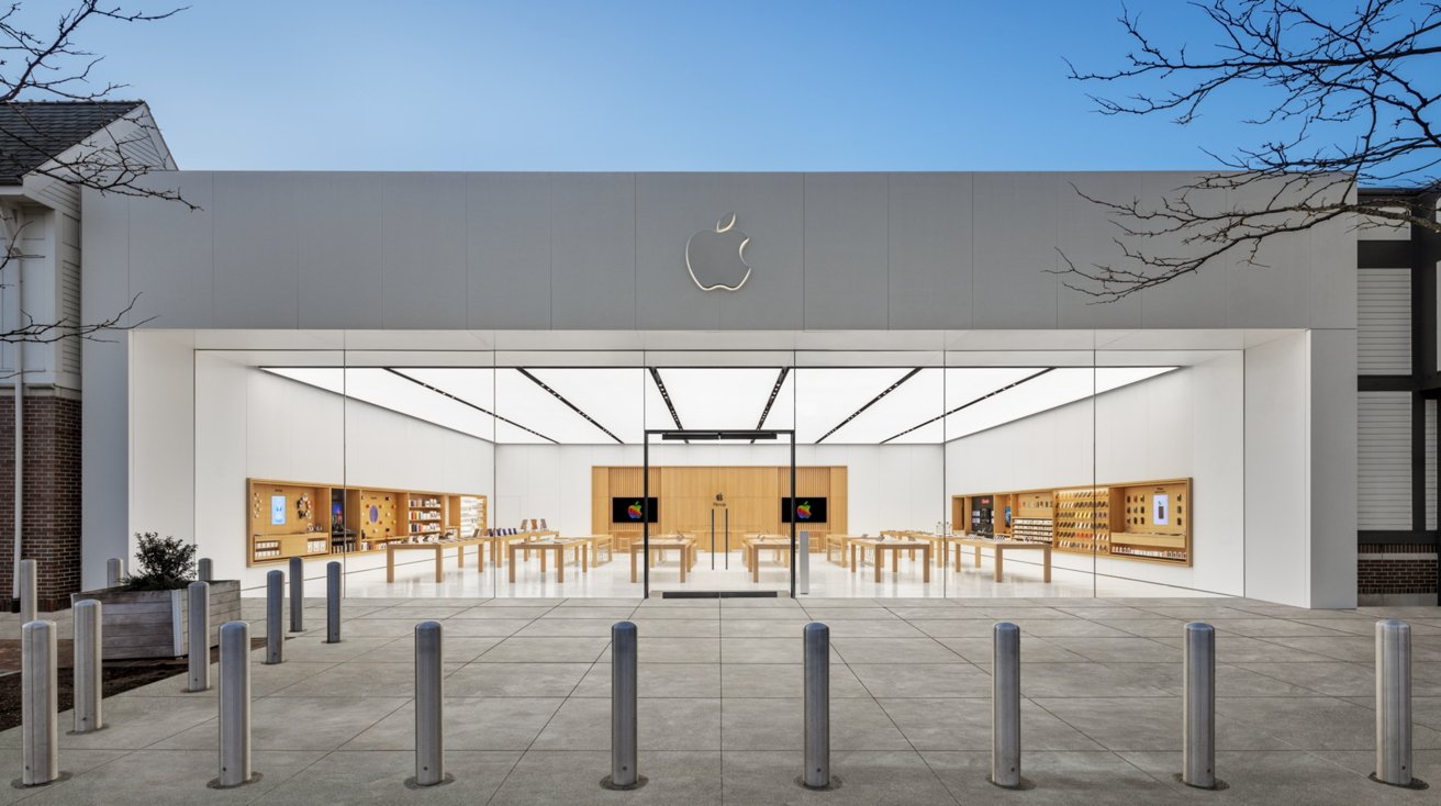 Apple Store in Hingham, Mass.