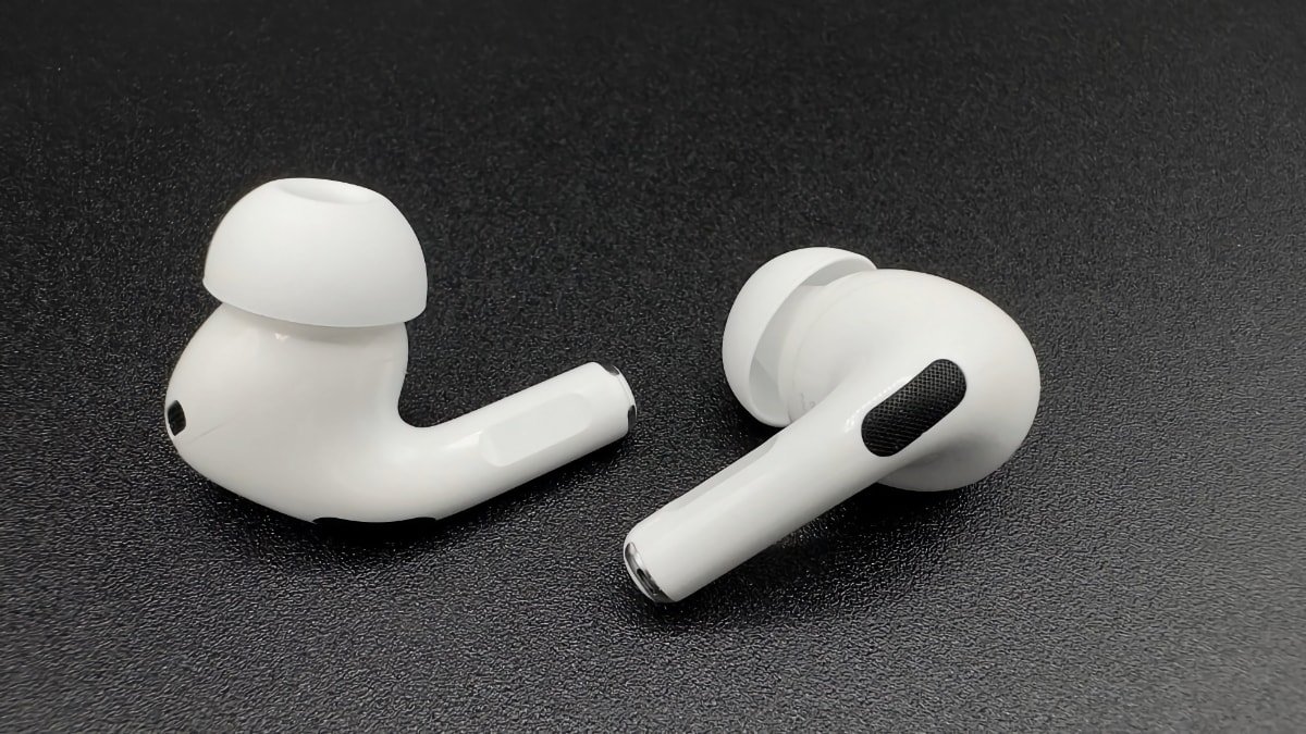 Apple updates AirPods firmware