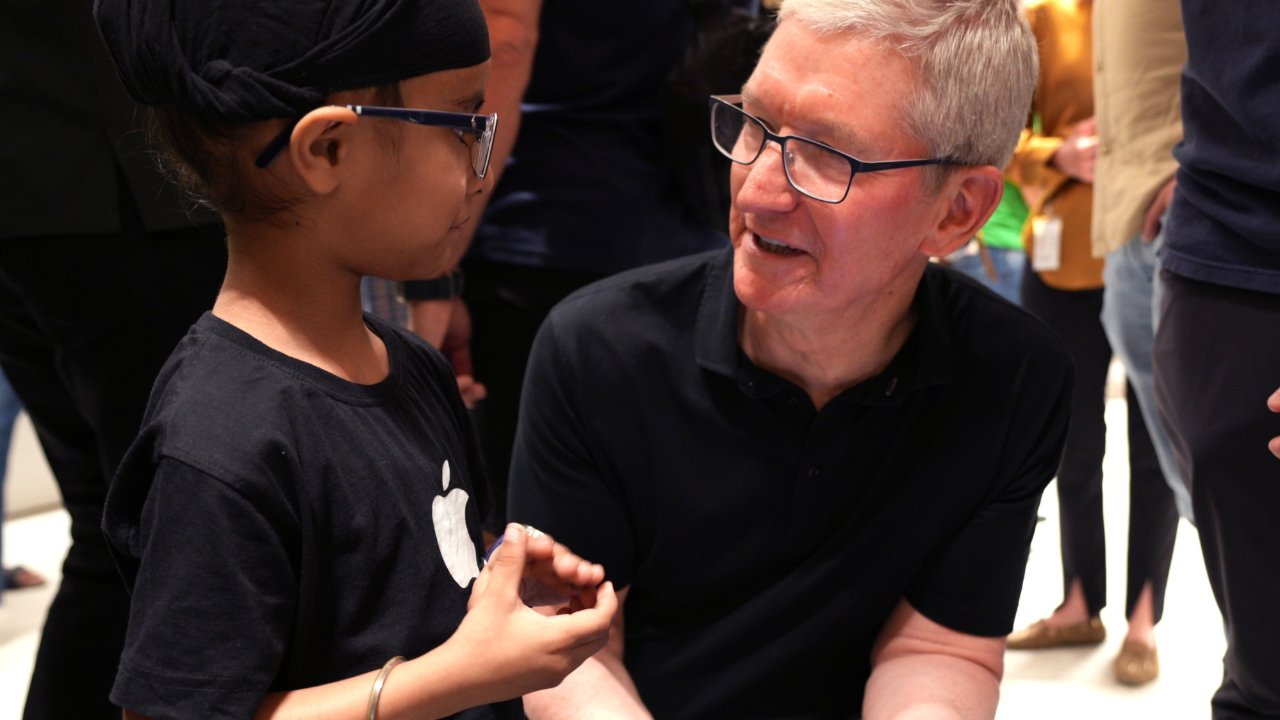 Tim Cook in India (source: Apple)