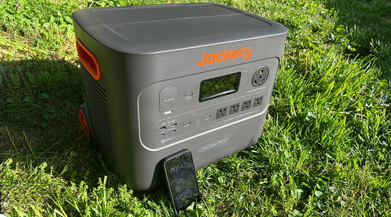 Jackery 3000-Watt Output/6000W Peak Portable Power Station