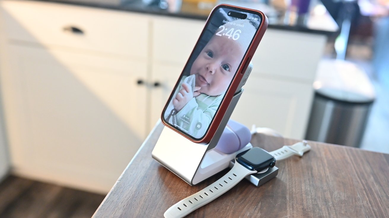 Alogic Matrix 3-in-1 charging stand