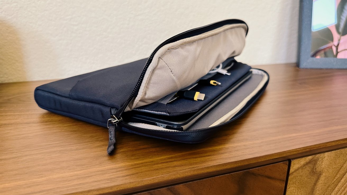 Read more about the article Bellroy Laptop Caddy review: MacBook Pro protection, cost