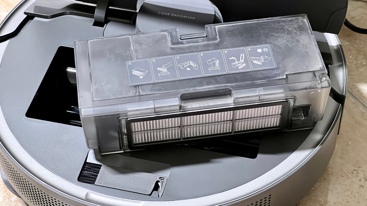 DreameBot D10s Plus 有一個集塵盒，可以清空和清潔以獲得最佳功能