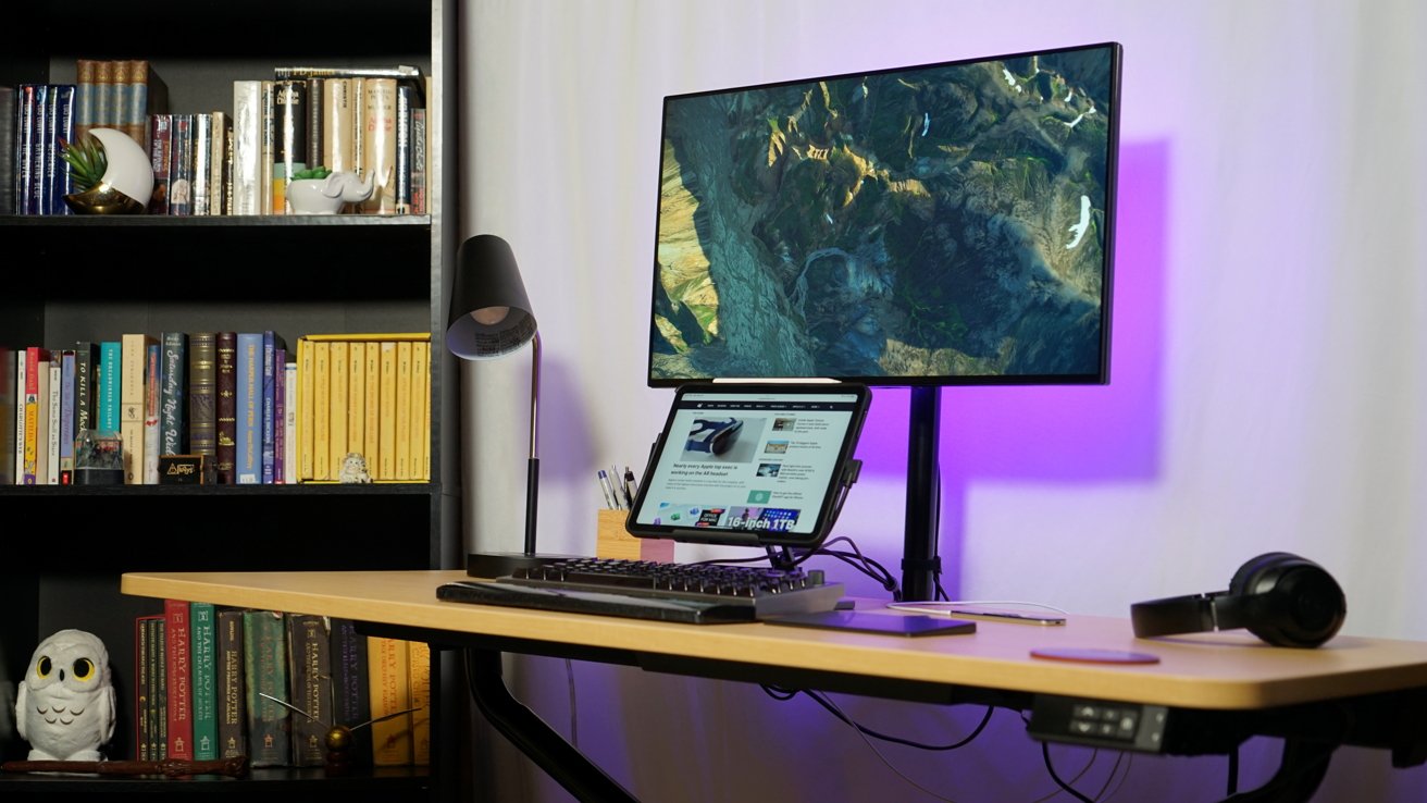 Lillipad is a sit-stand desk that can fold up