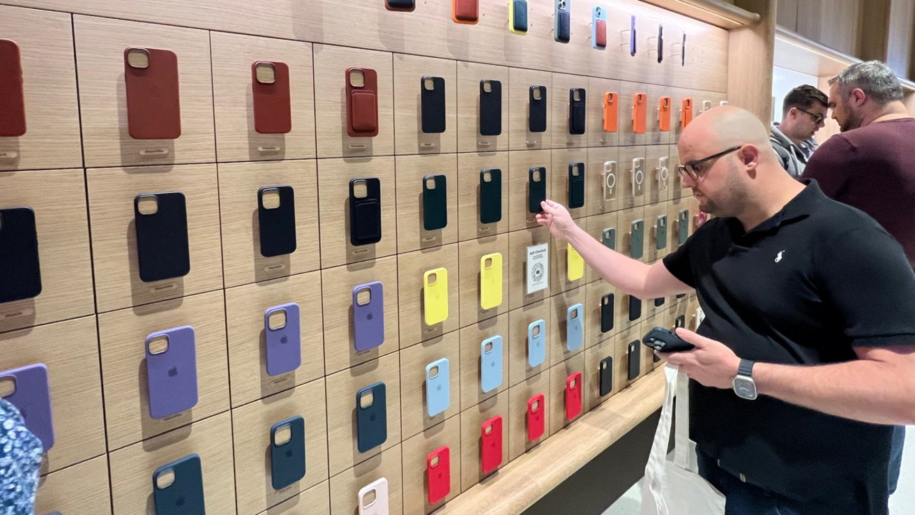 An avenue dedicated to iPhone cases