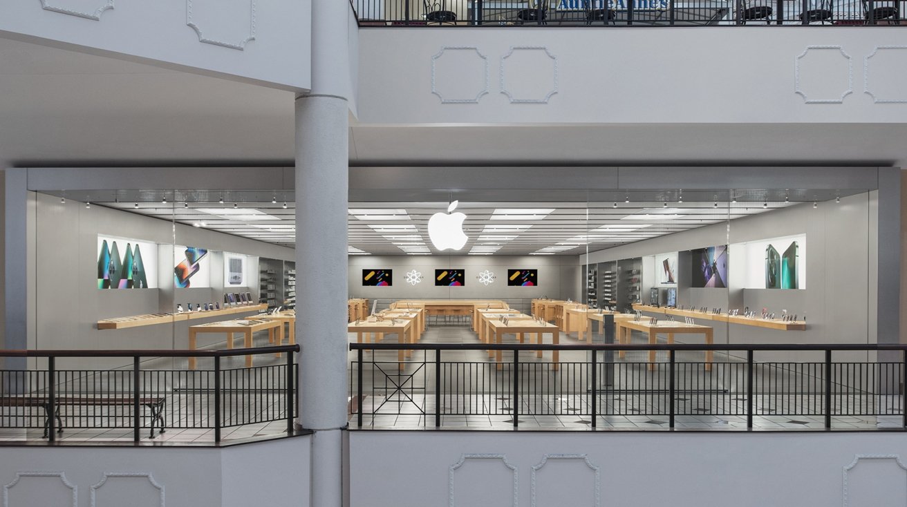 The Apple Store at Willow Grove Mall in Pennsylvania