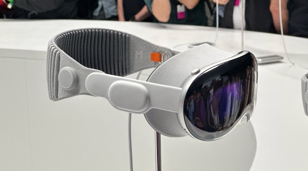 Wear glasses? Apple's already expensive Vision Pro headset will cost you  even more