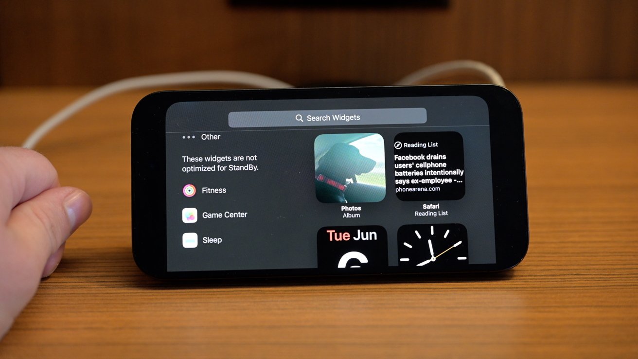 https://photos5.appleinsider.com/gallery/54824-111016-Apple-Widgets-for-StandBy-Mode-xl.jpg
