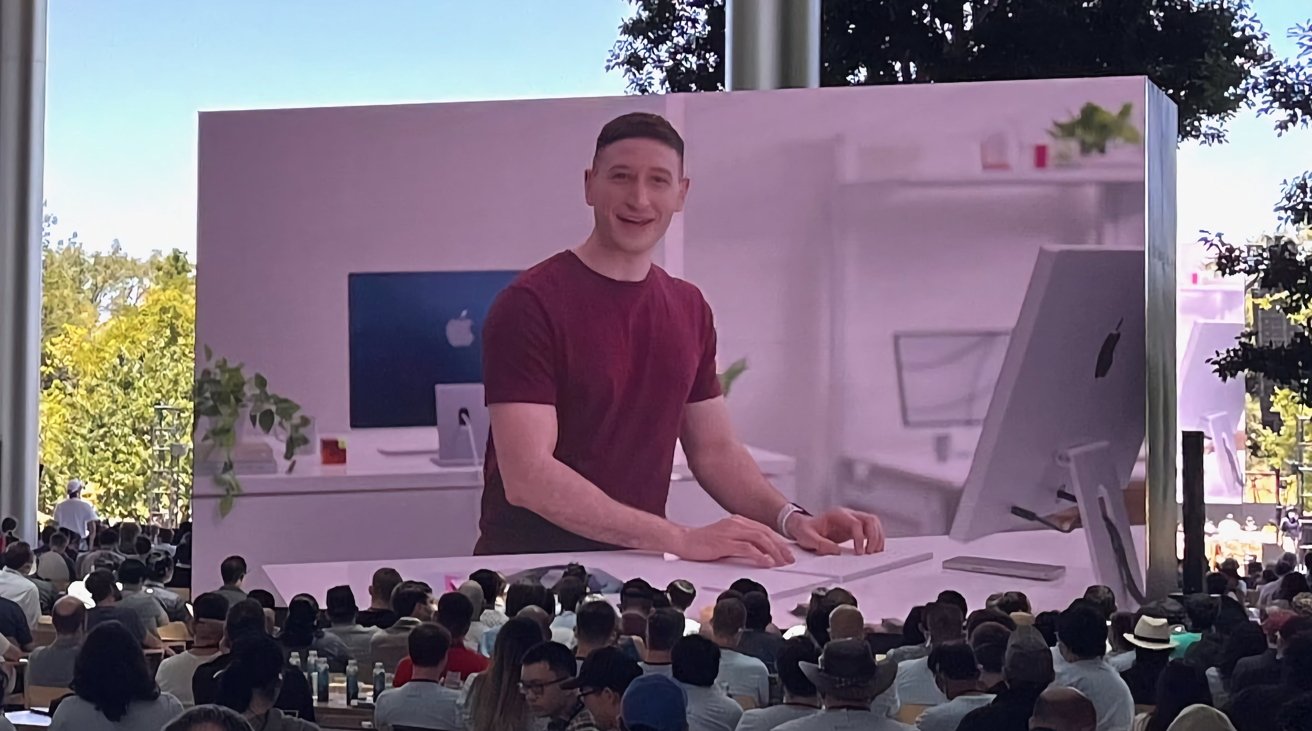 Ari Weinstein on-screen at an Apple Park presentation. [Twitter/AriX]