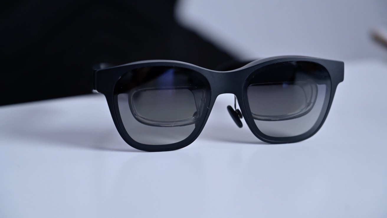 Lightweight AR glasses float a big screen in front of your eyes