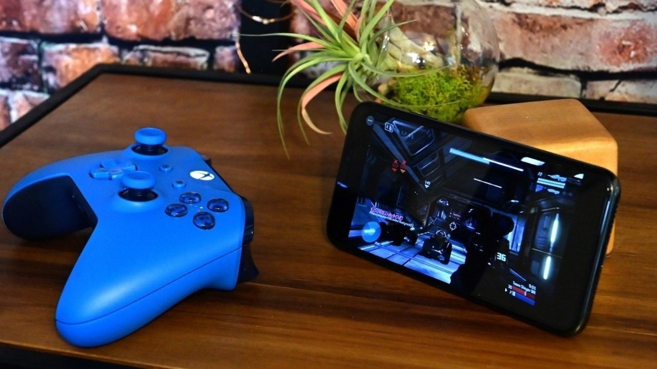 Gaming with an Xbox controller on iPhone