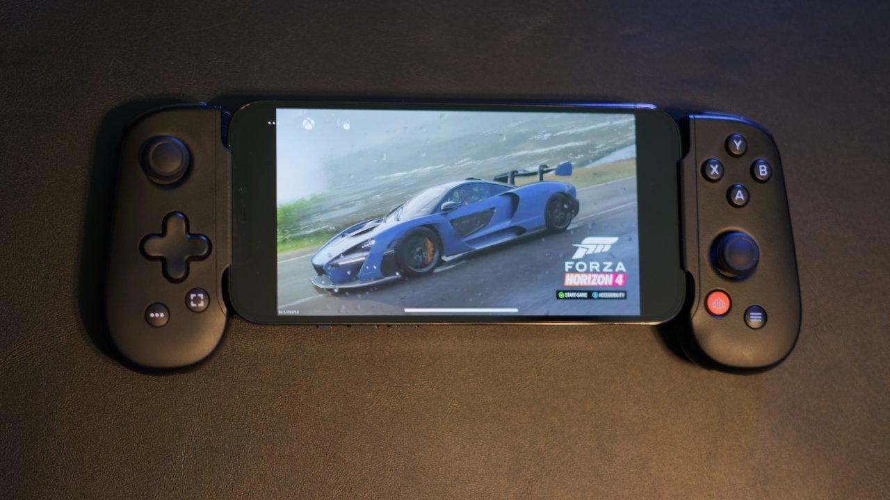 'Forza Horizon 4' on iPhone