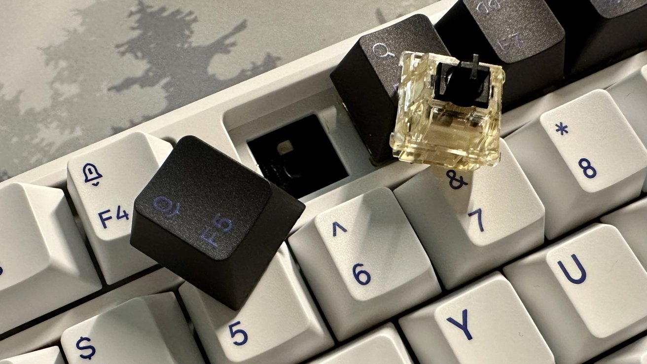 Removing keycap and switch
