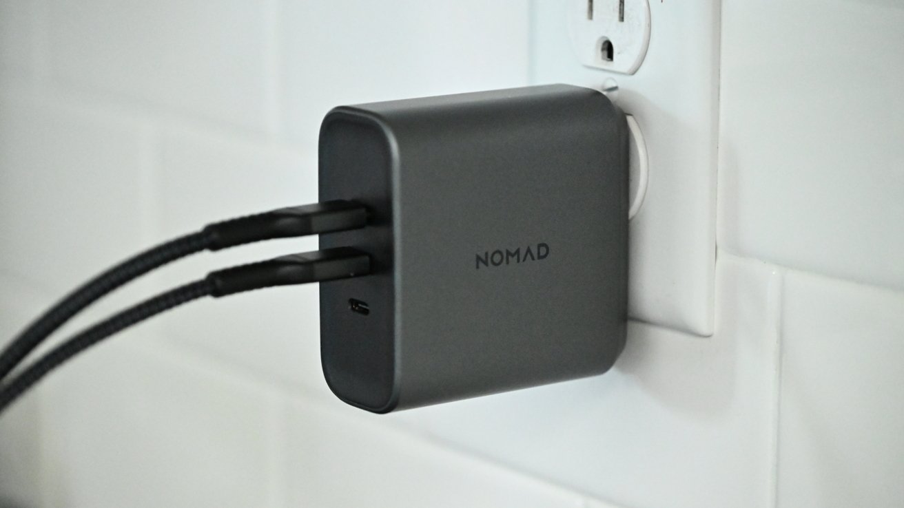 Charging with Nomad's 130W charger