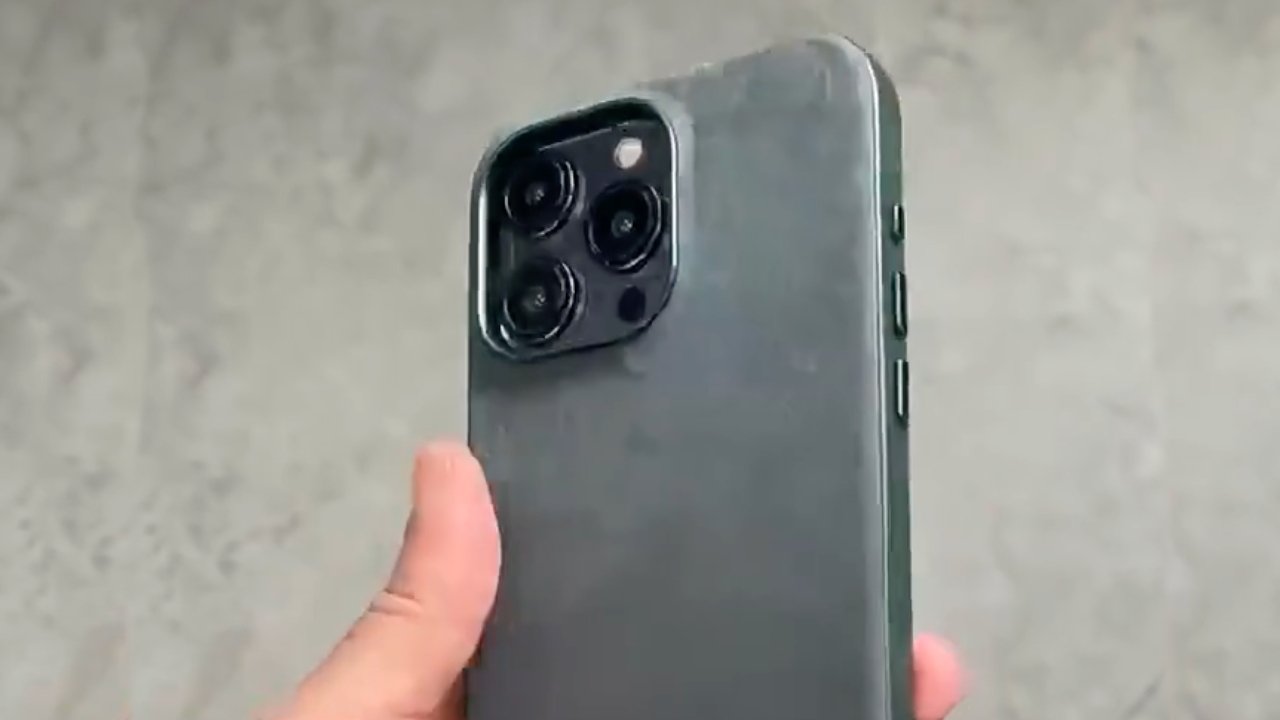 Action button shown in new iPhone 15 Pro case leak
