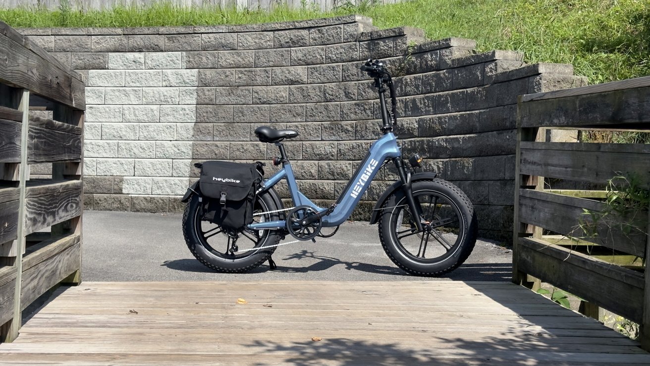 Heybike Ranger S can handle rough roads and be stored in small spaces