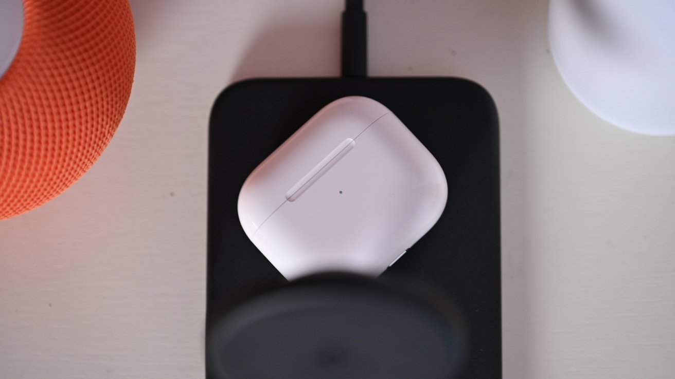 AirPods 3 charging