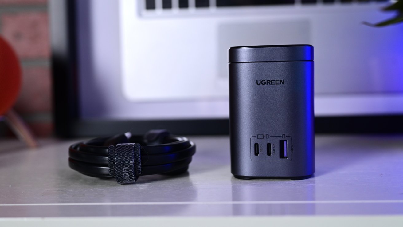 Ugreen 100W GaN Mini MagSafe Power Station