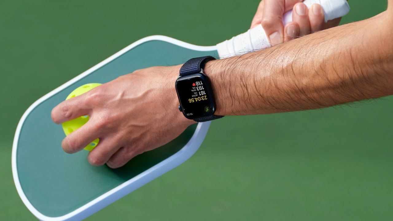 Pickelball player with an Apple Watch
