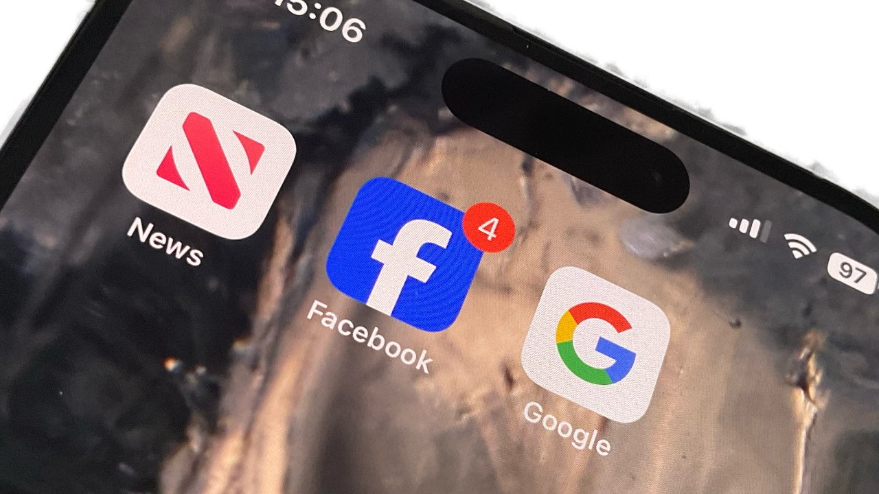 Apple News, Facebook, and Google apps on an iPhone