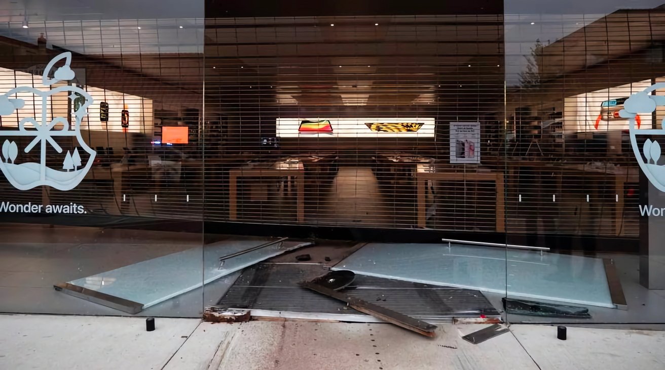 Here's The New Apple Store On The Chicago River [PHOTO GALLERY] - Downtown  - Chicago - DNAinfo