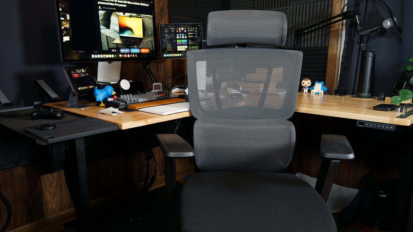 FlexiSpot's C7 chair is comfortable but not flashy