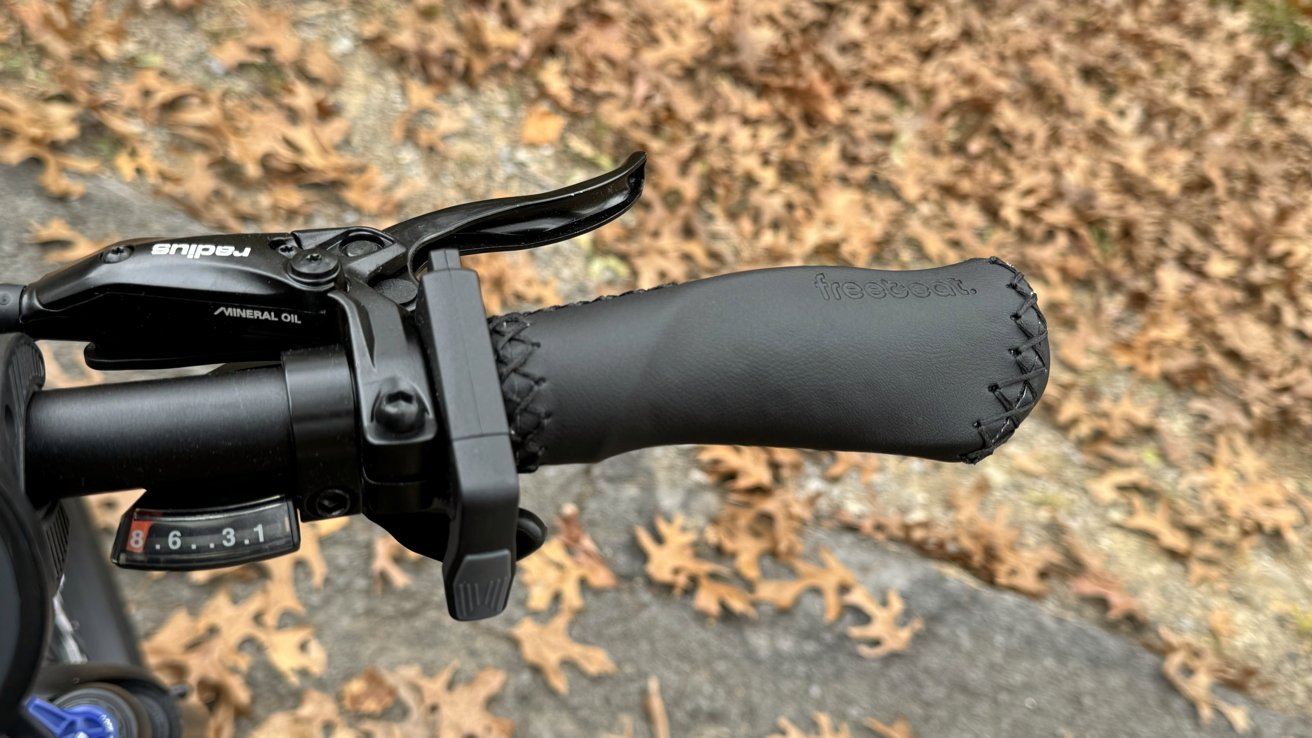 The Shimano shifter and throttle