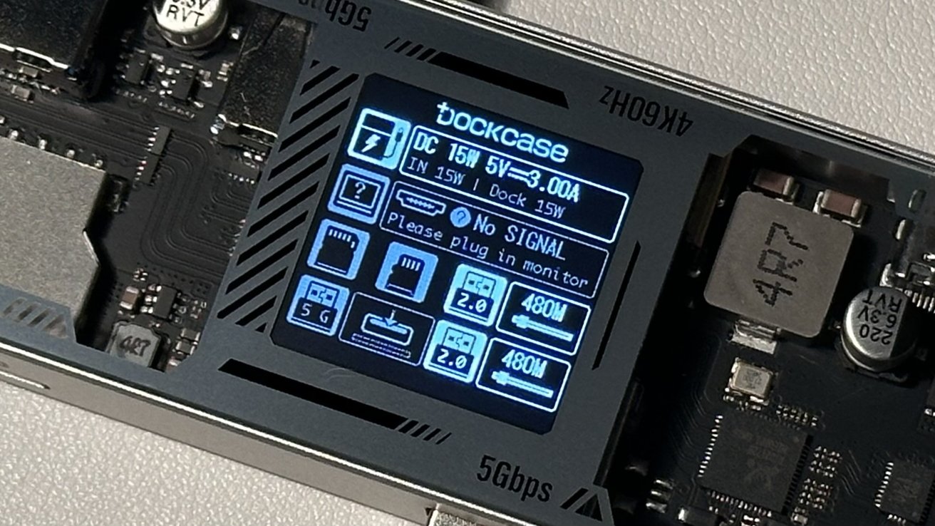 Dockcase Smart USB-C Hub 7-in-1 Explorer Edition review: Informative display