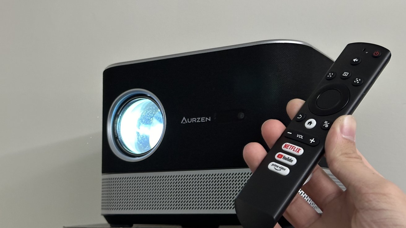Aurzen Boom 3 Projector review - projector and accompanying remote