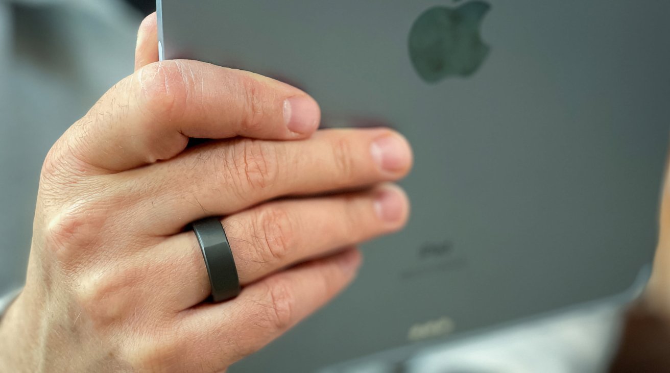An Oura smart ring