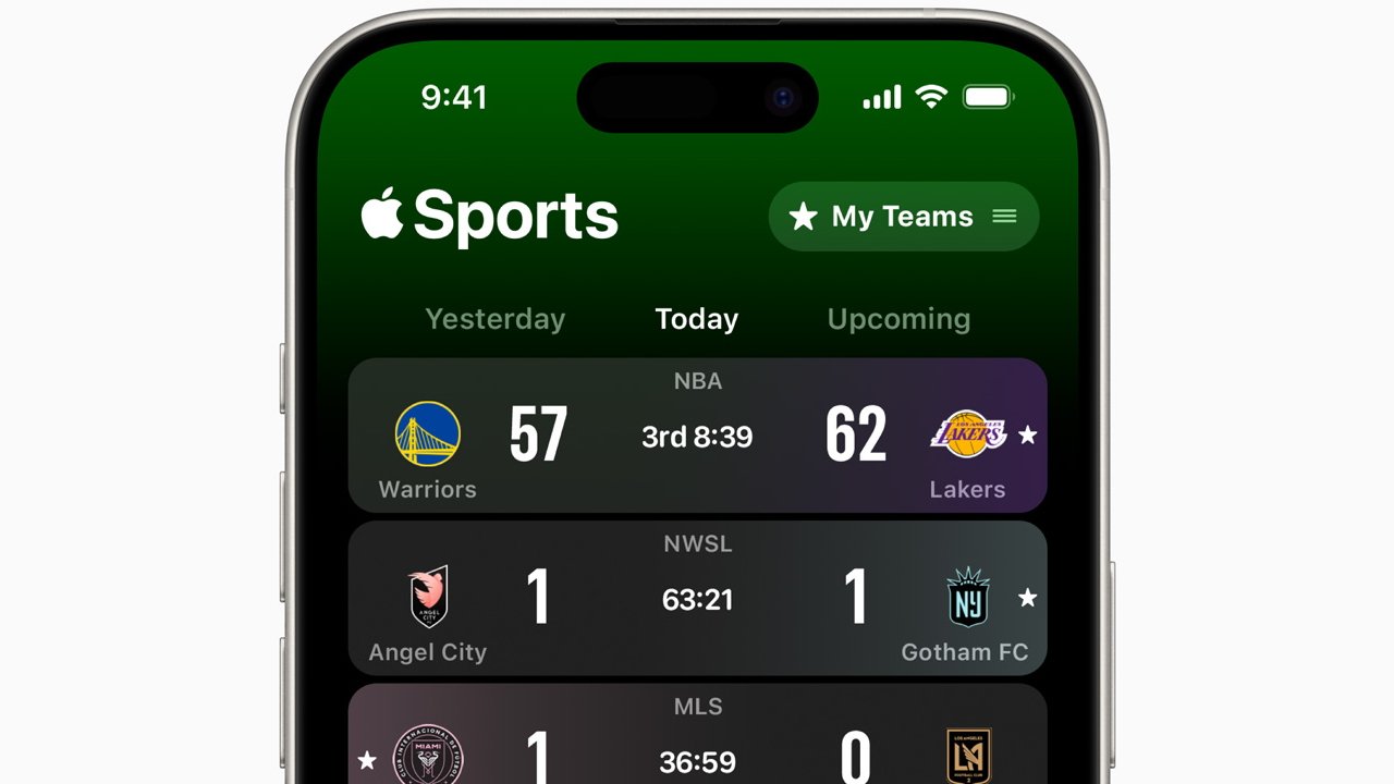 Apple Sports app displaying sports scores for basketball and soccer with a focus on a live NBA game between the Warriors and Lakers.