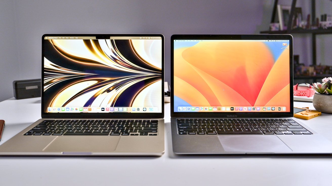 The old-style MacBook Air [right] with the new style [left]