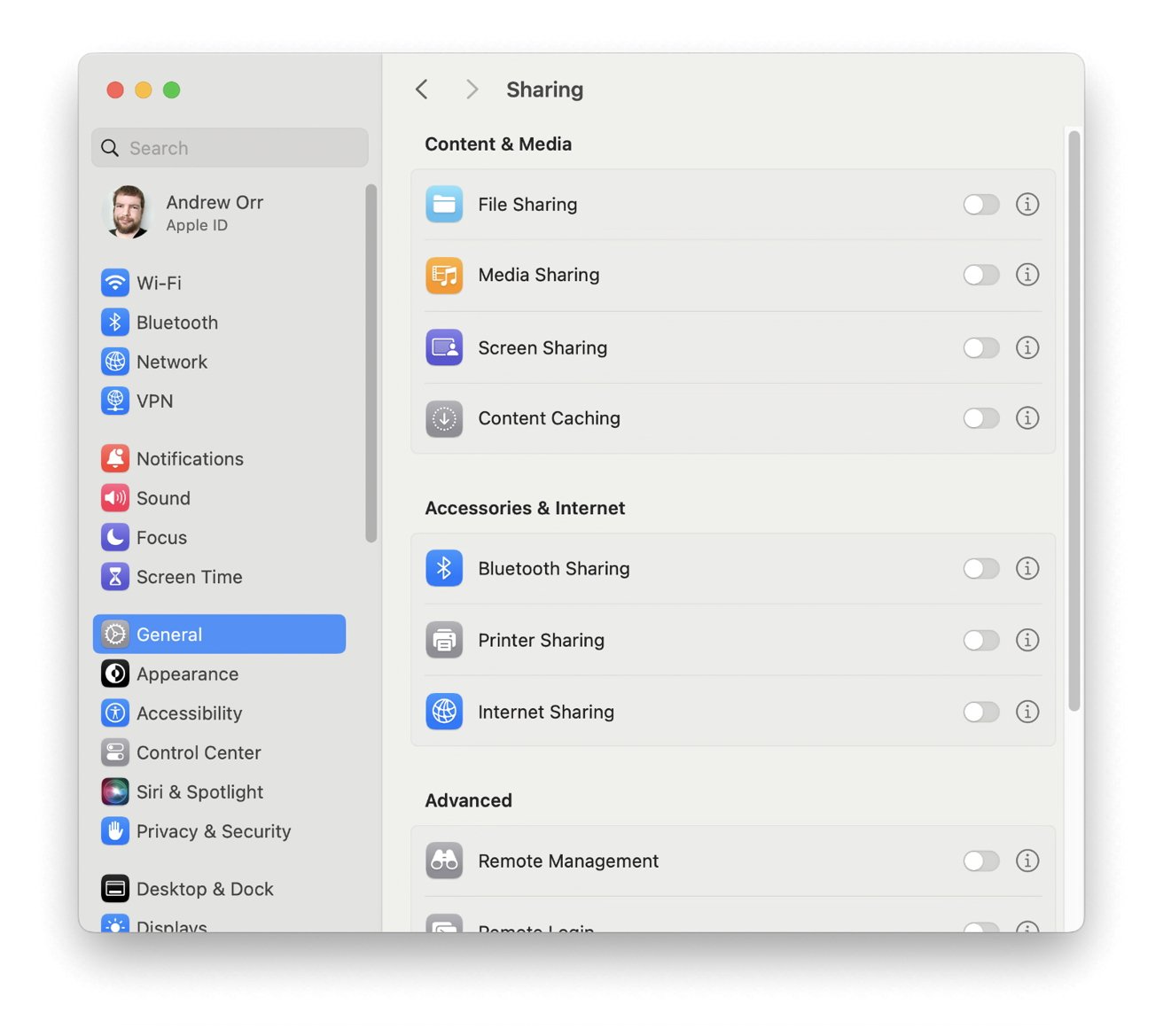A Mac sharing settings menu with various options for file, media, screen sharing, and more.