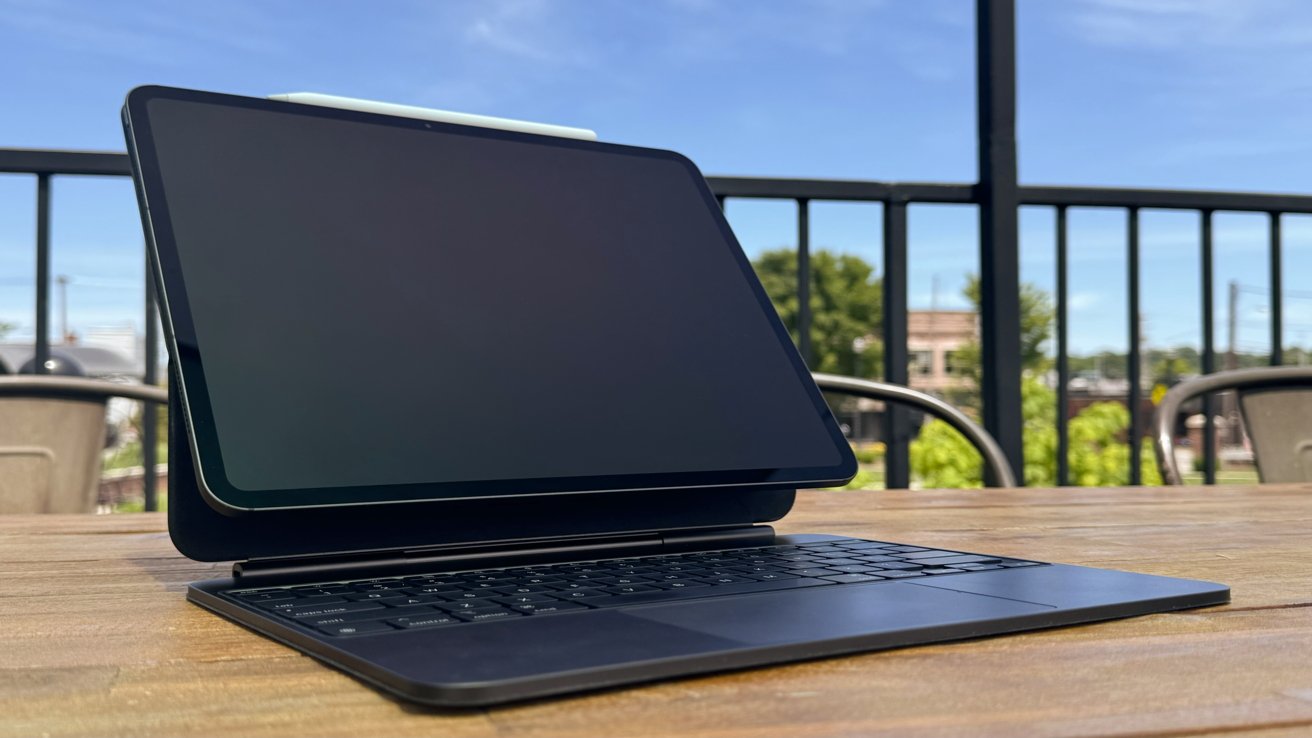 An iPad Pro with Nano Texture in direct sunlight outdoors with a blue sky.
