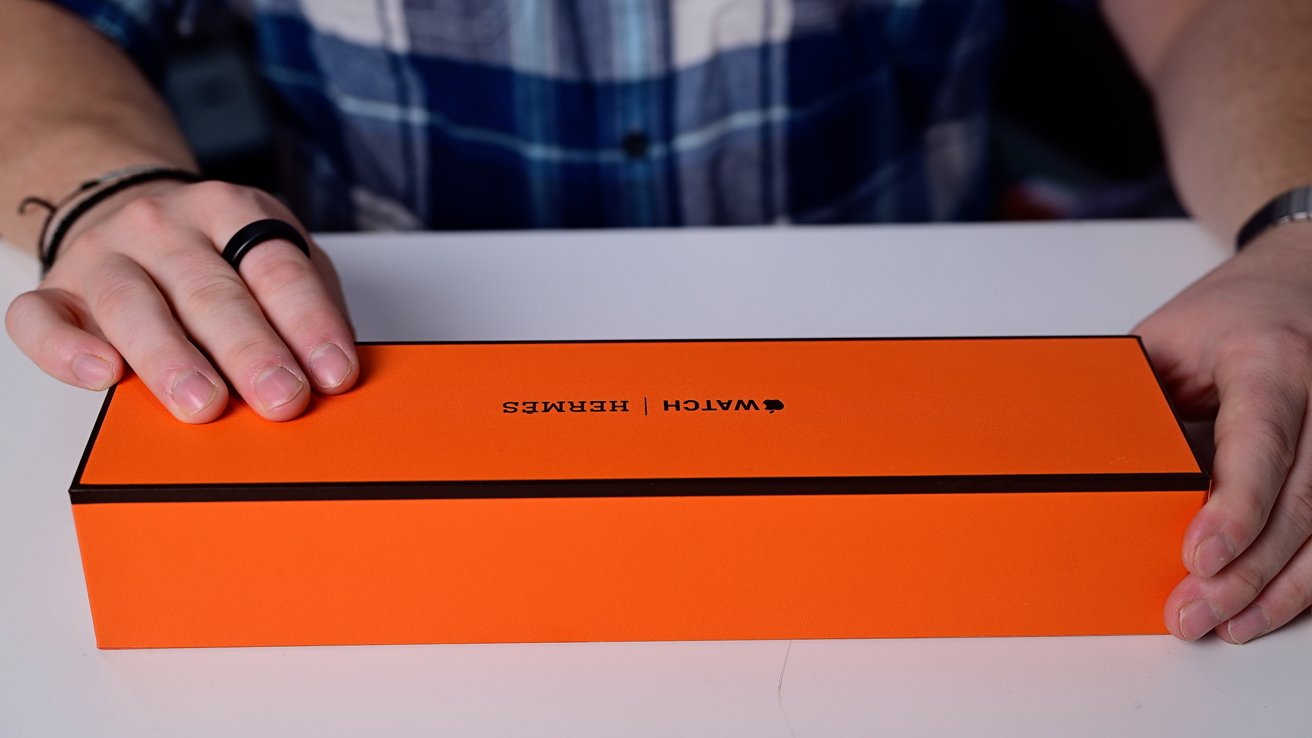 The orange Hermes Apple Watch Series 10 box