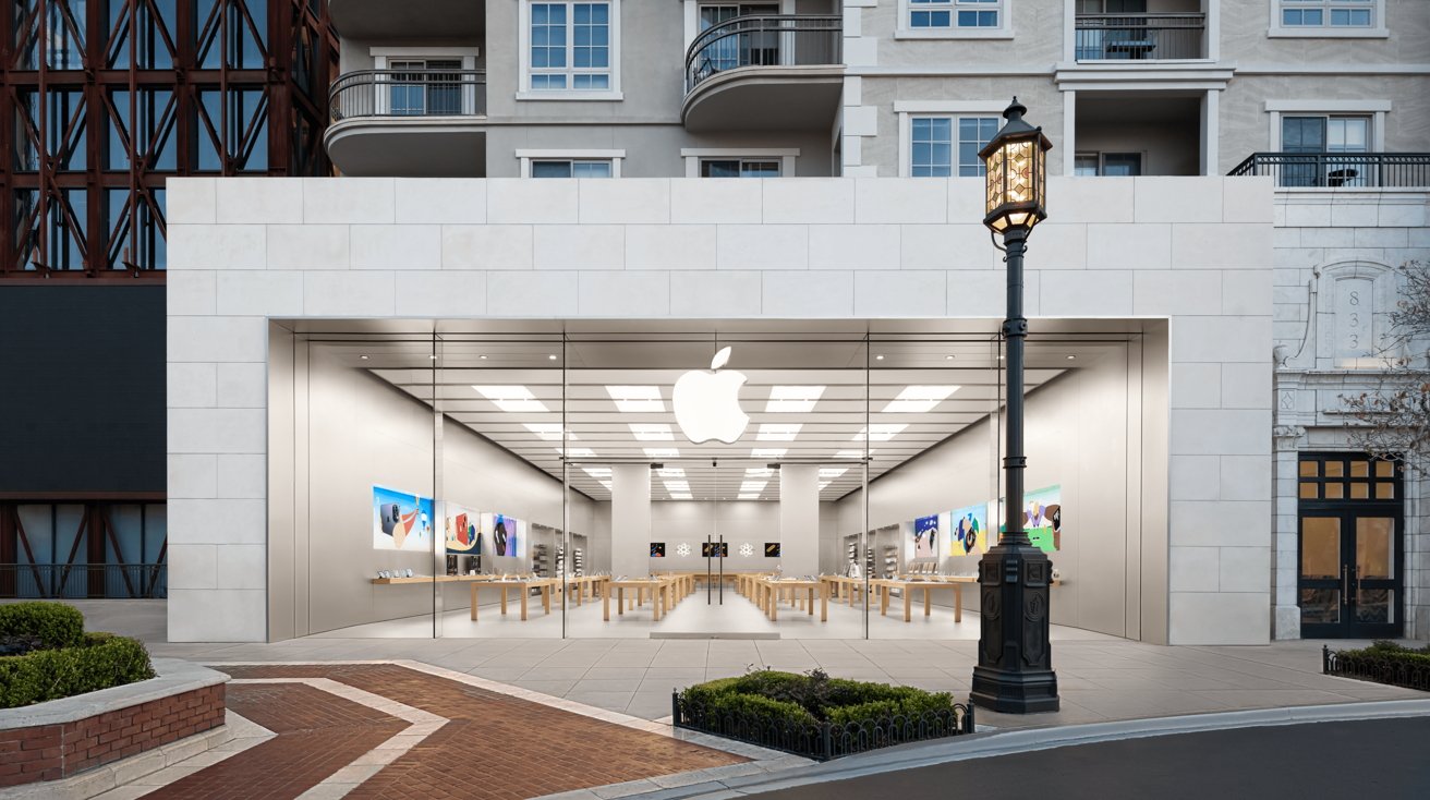 Apple Store at the Americana at Brand 